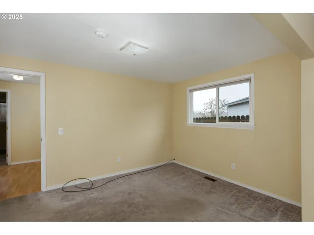 Bedroom, Primary