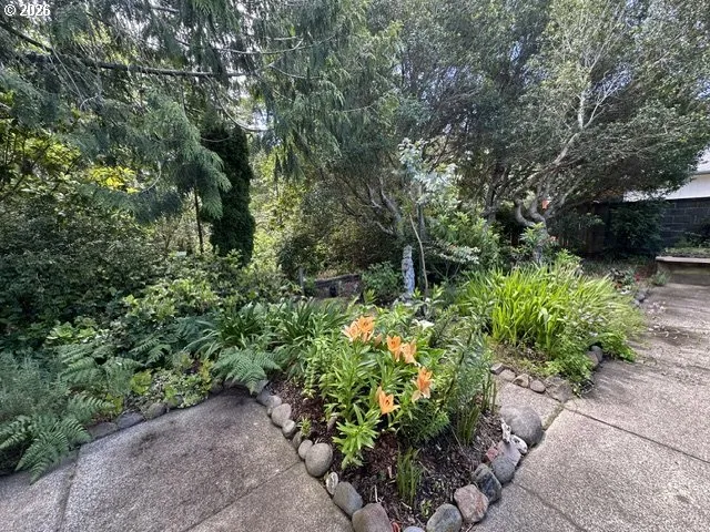 Yard-Back