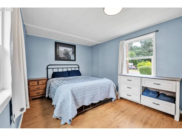Bedroom, Primary