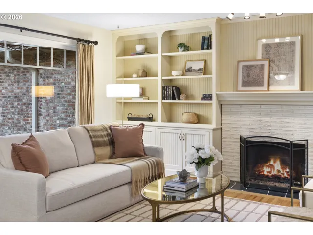 Living Room-Fireplace