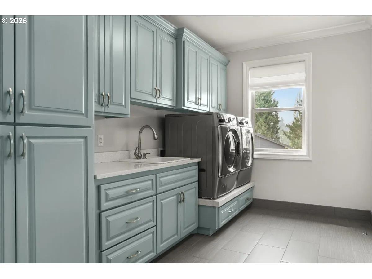 Laundry-Upper
