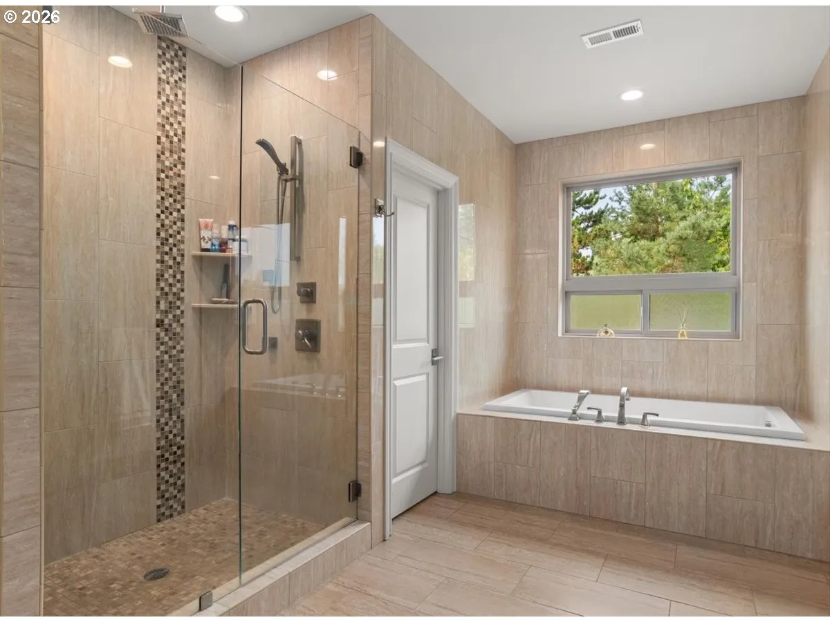 Owner's Suite Bathroom-Garden Tub
