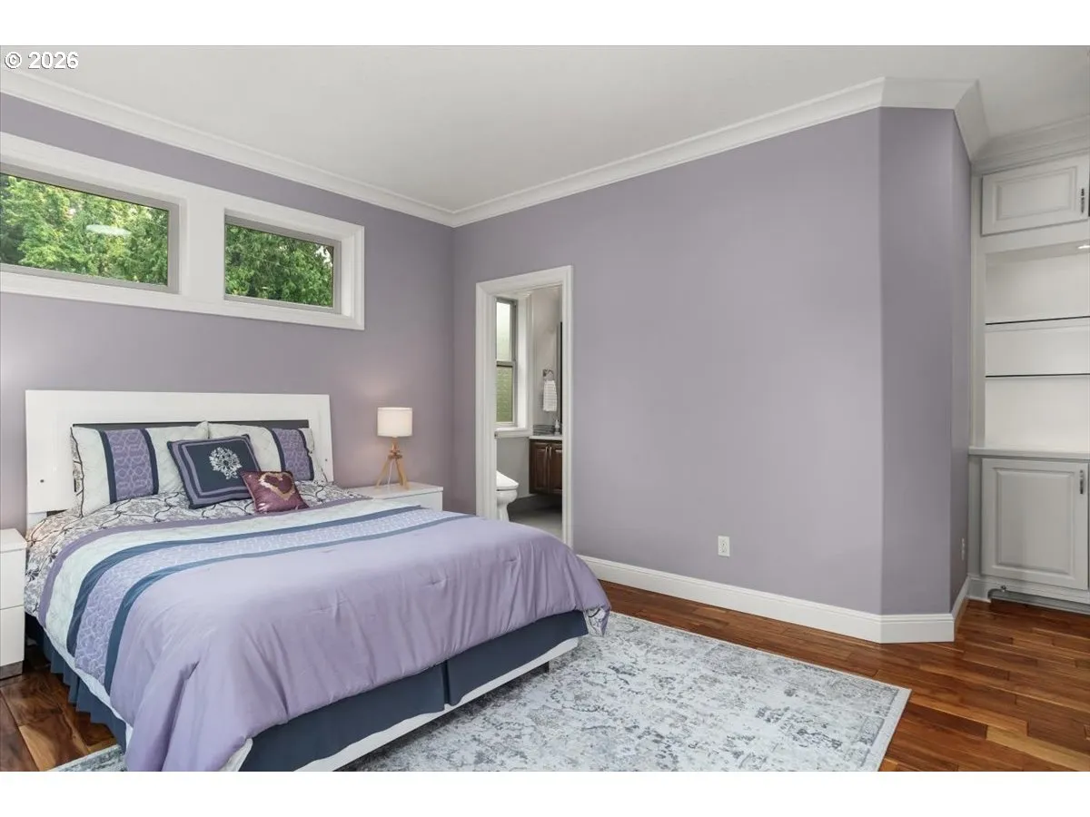 Bedroom-Walk-In Closet