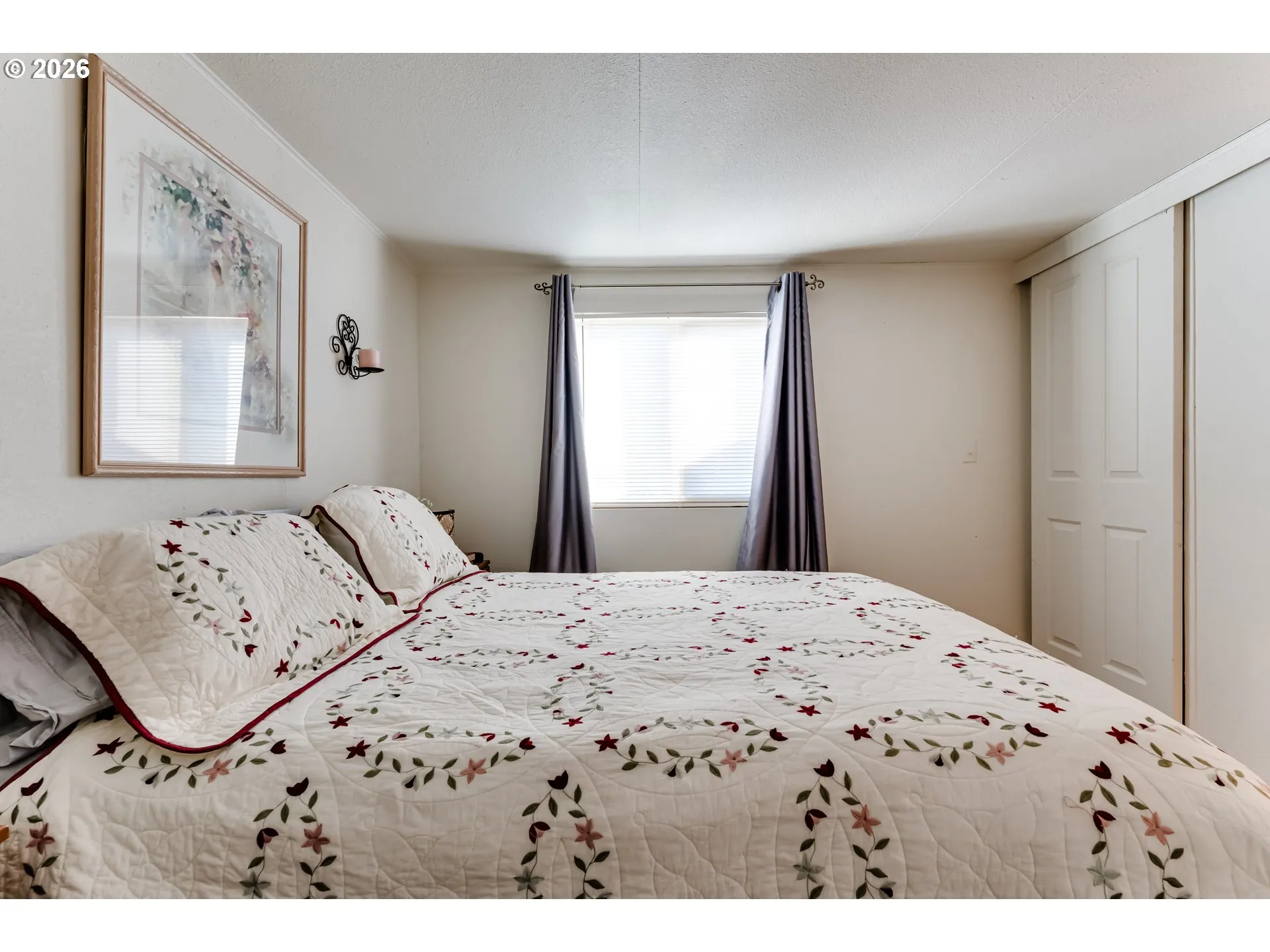 Bedroom, Primary