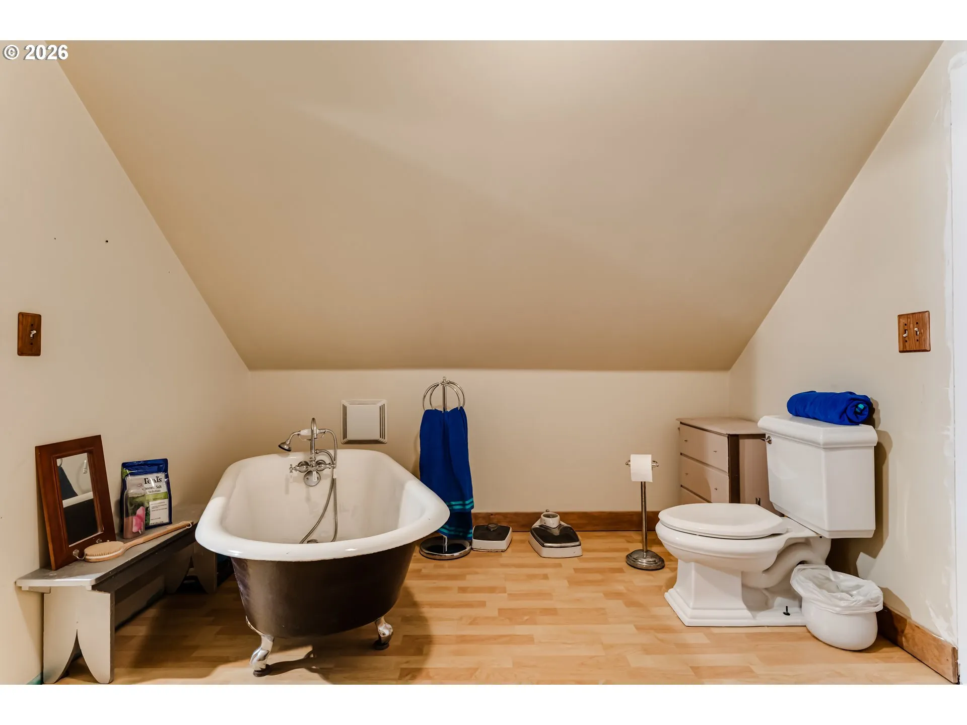 Bedroom, Owner's Suite-Upper