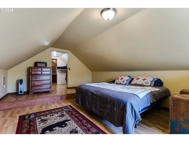 Bedroom, Primary-Upper