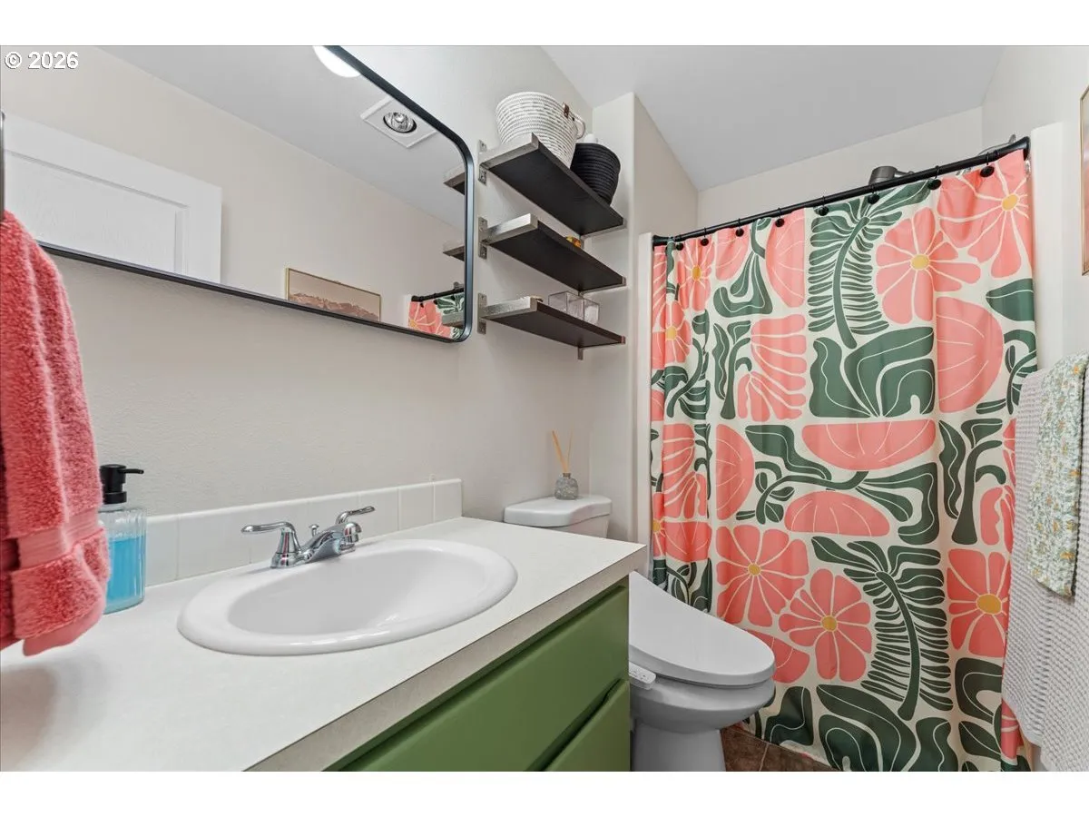 Bathroom, Attached