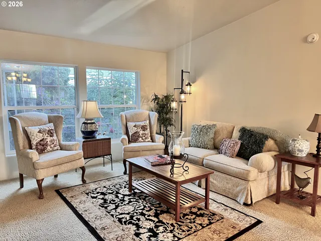 Living Room-Vaulted Ceilings