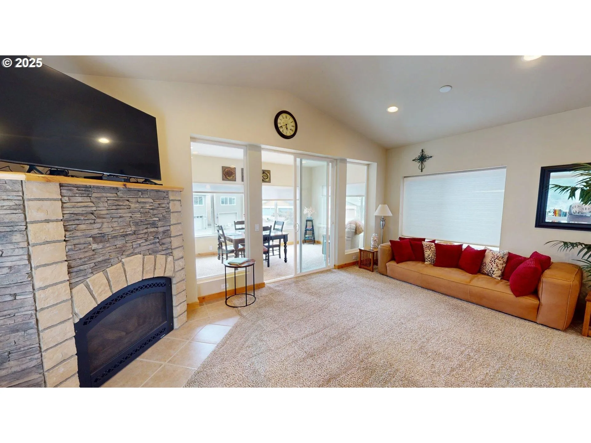 Living Room-Vaulted Ceilings