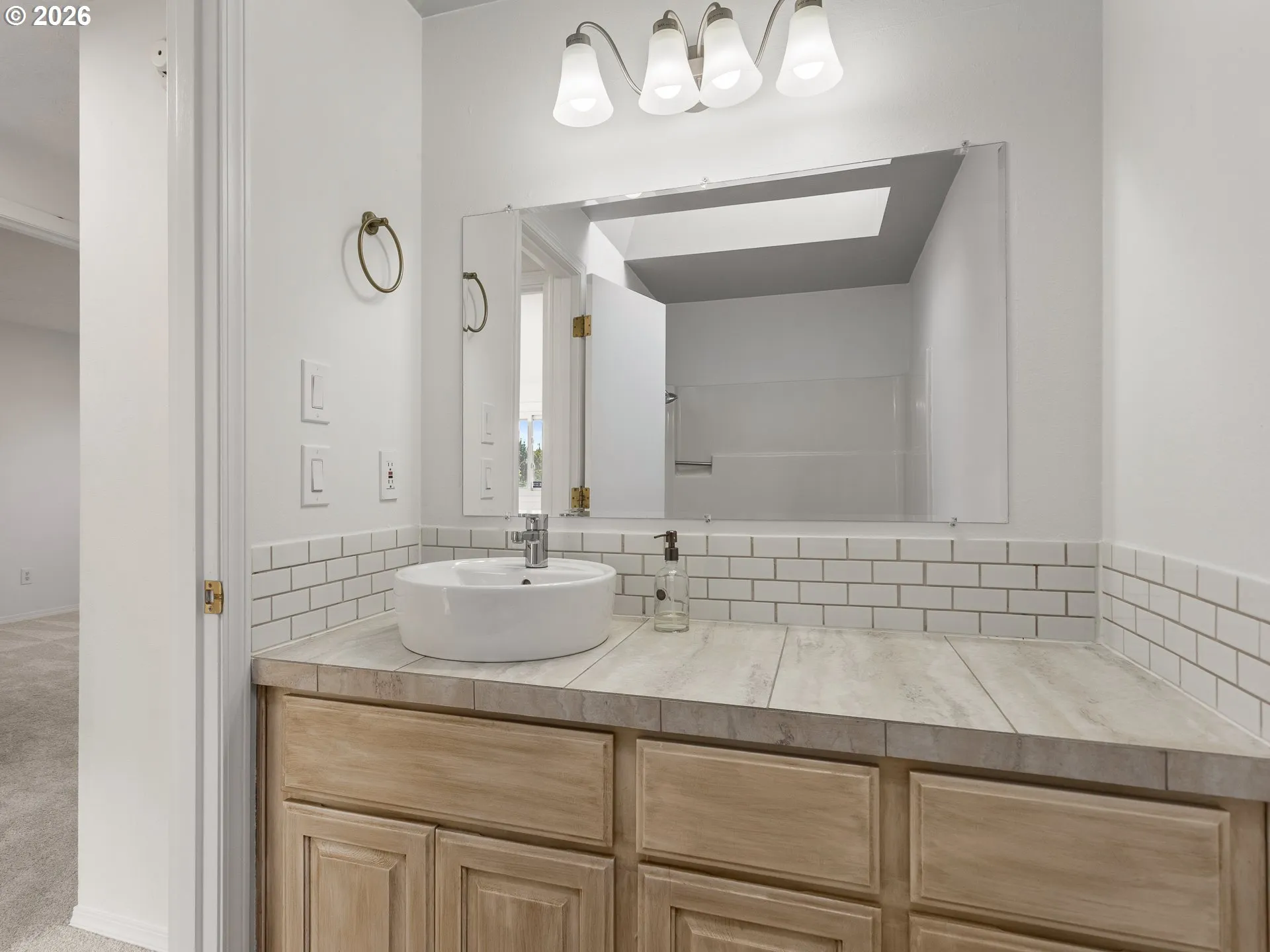 Bathroom-Upper