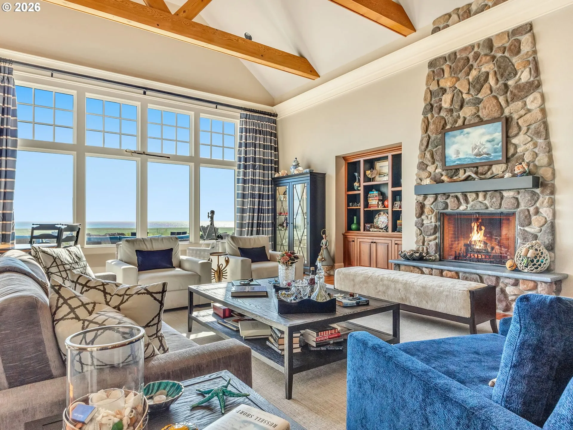 Living Room-Fireplace