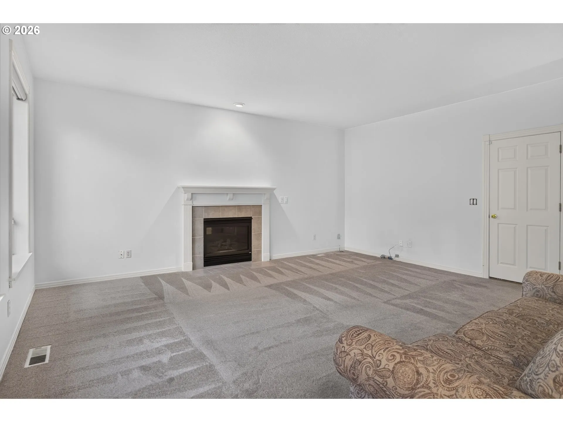 Living Room-Fireplace
