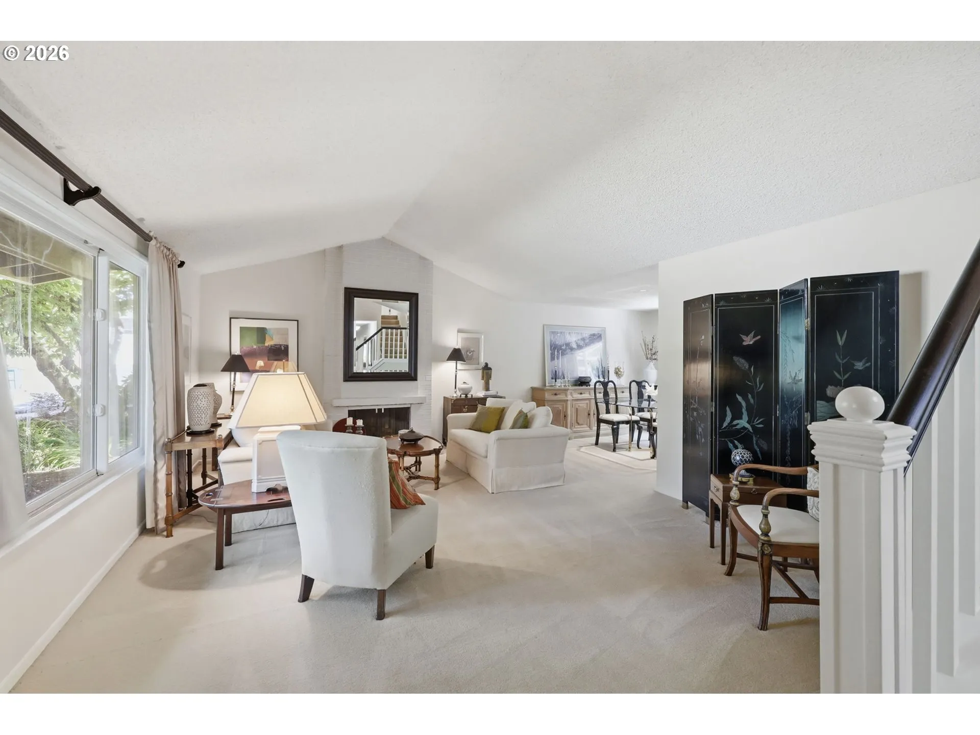 Living Room-Vaulted Ceilings