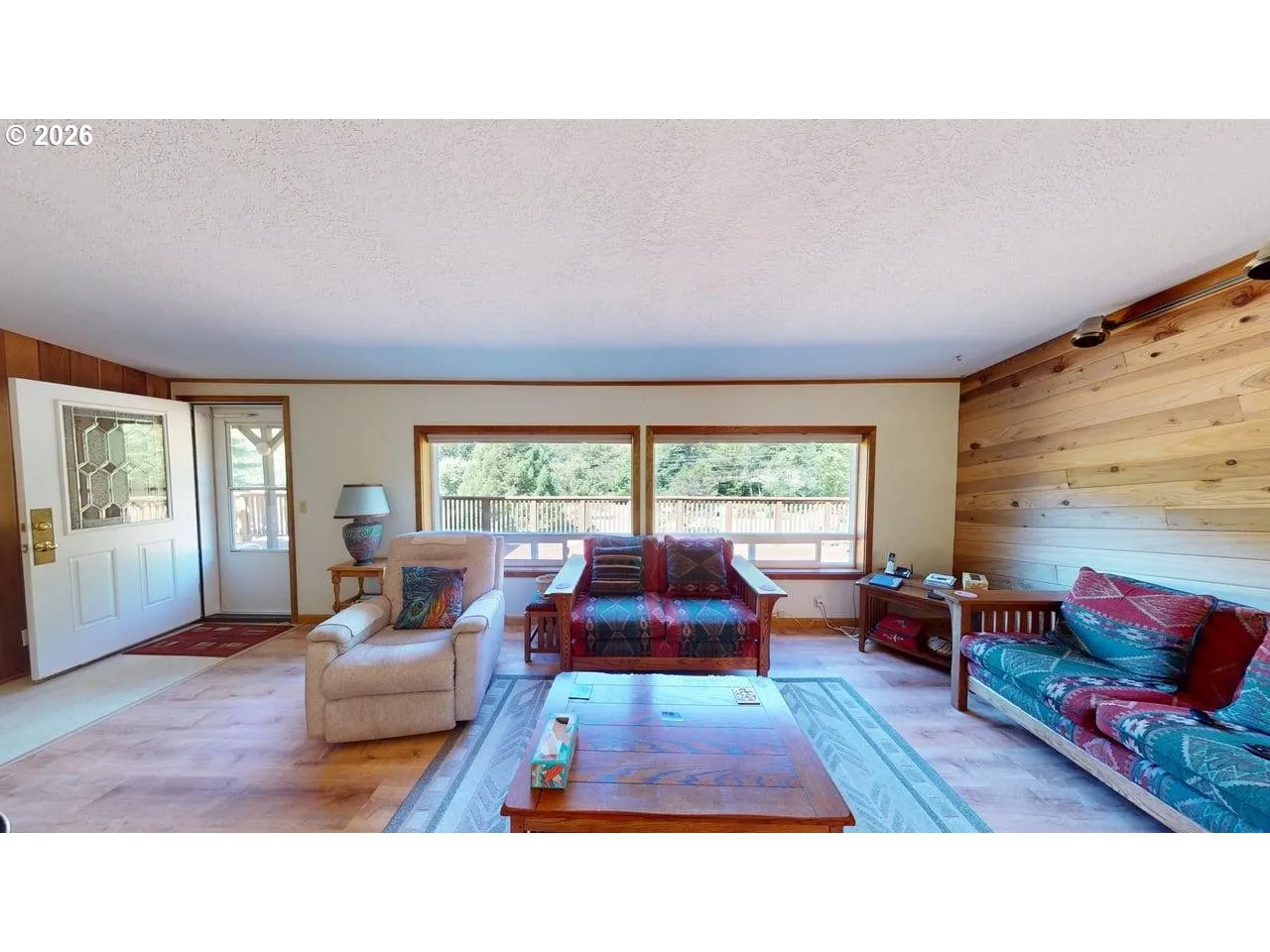 Living Room-Vaulted Ceilings