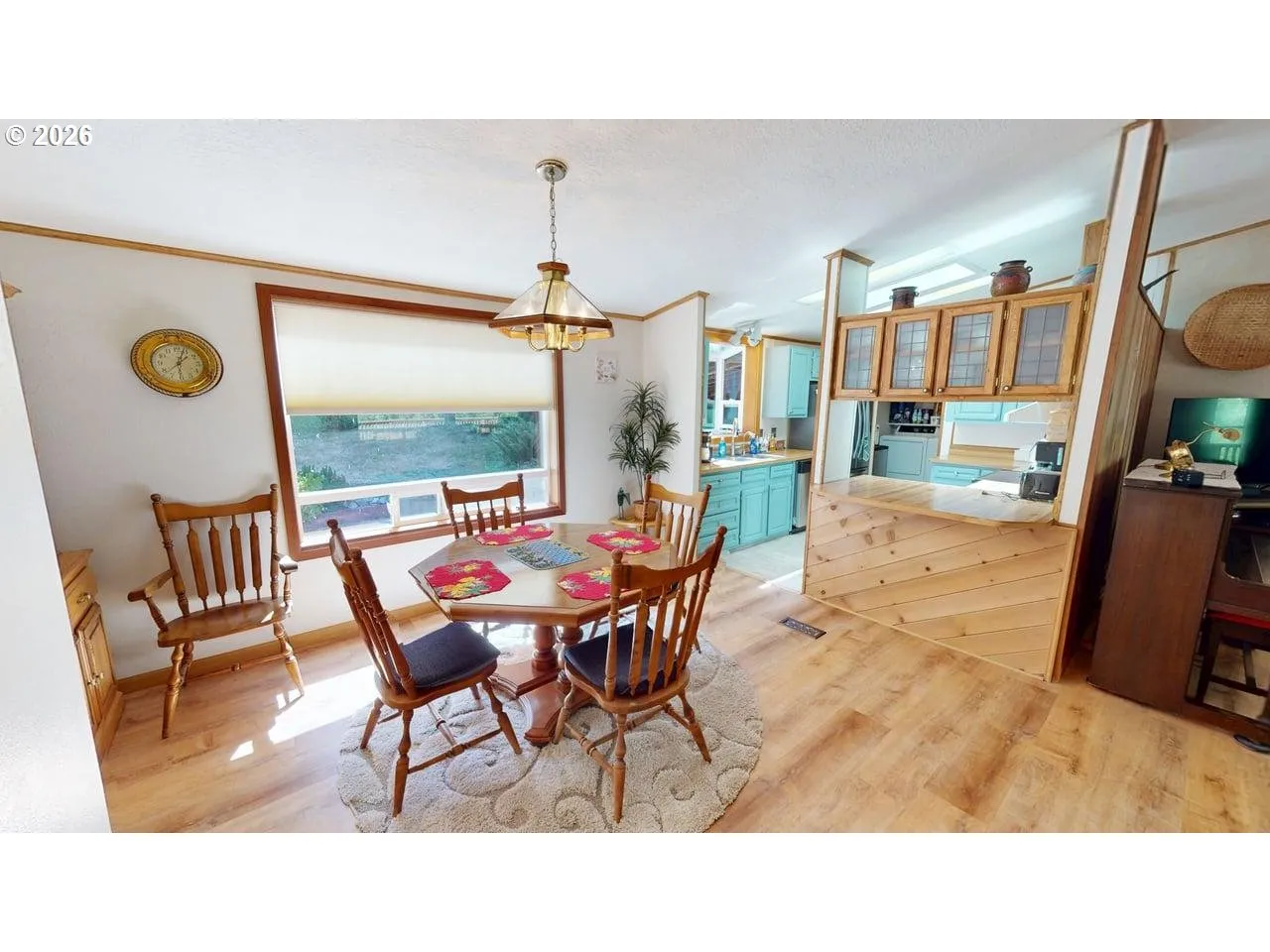 Dining Room-Vaulted Ceilings