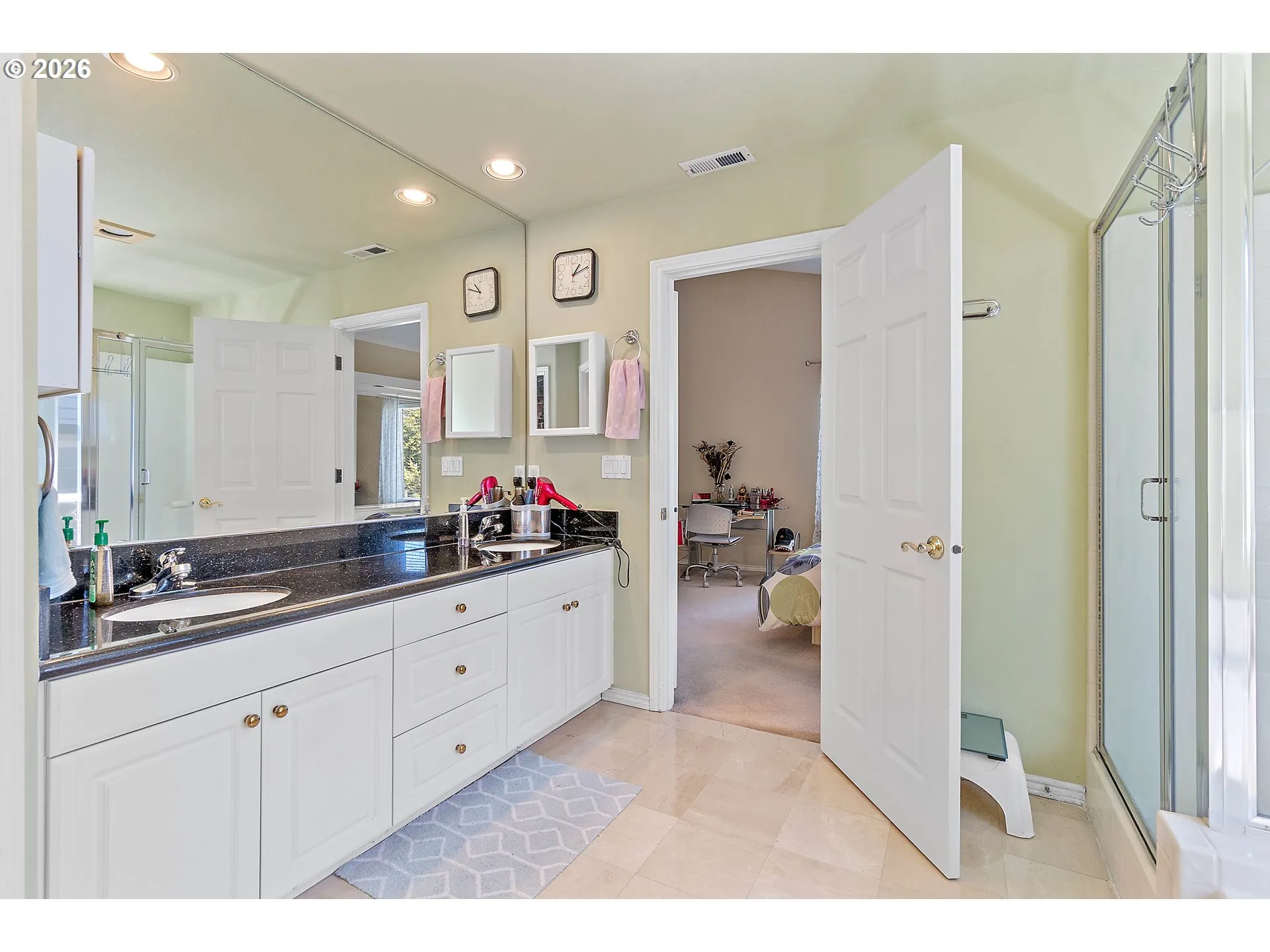 Bathroom, Attached