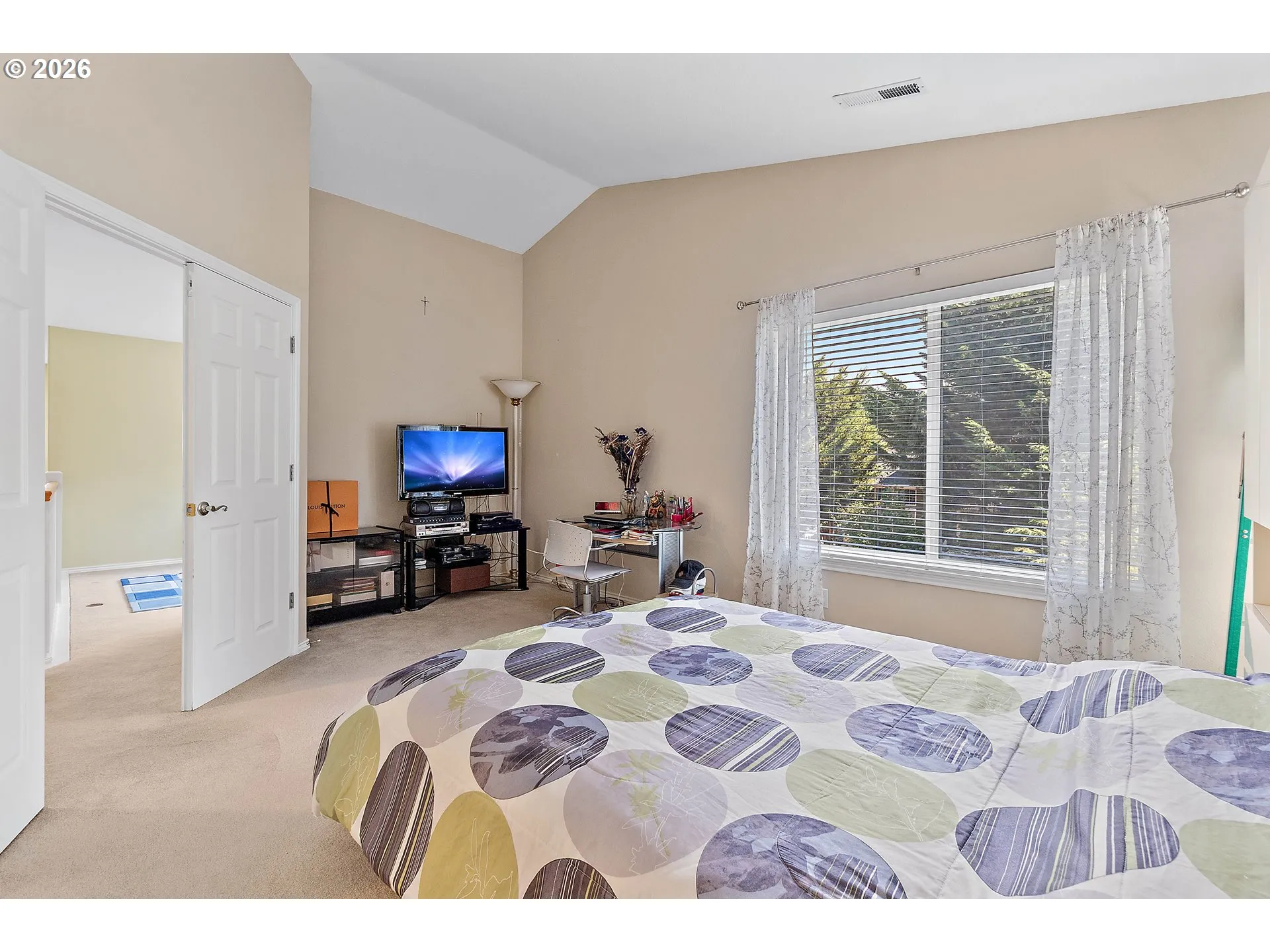 Bedroom, Primary