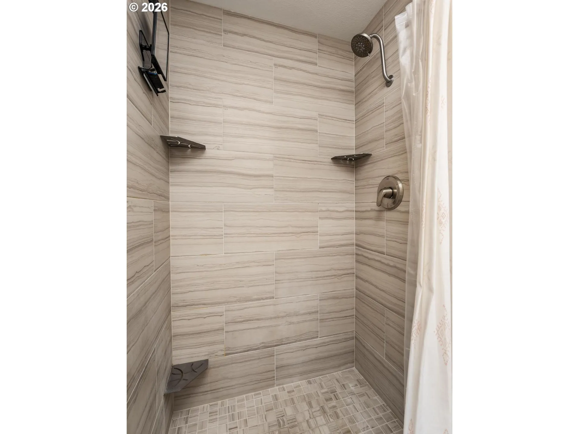 Bathroom-Walk in Shower