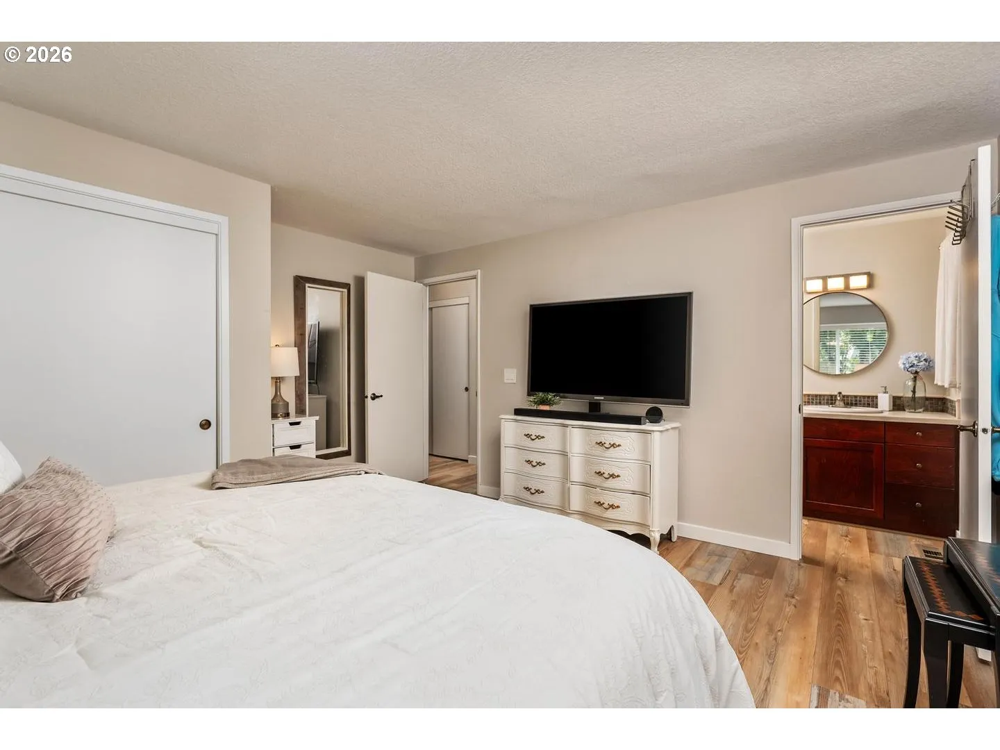 Bedroom, Primary