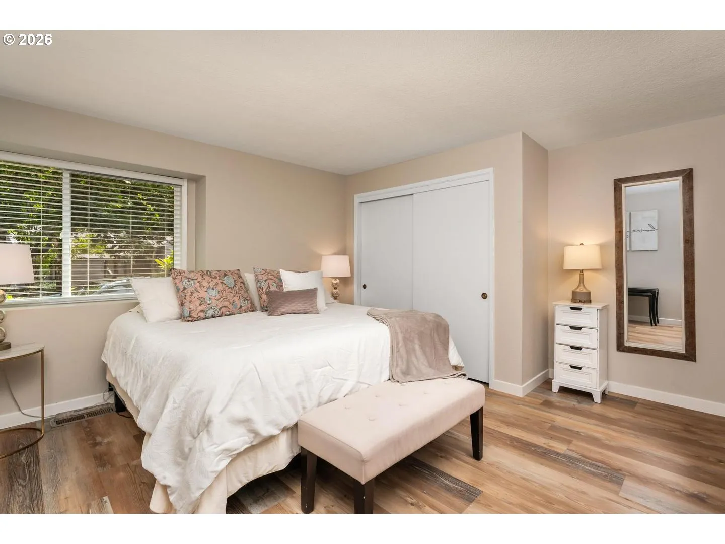 Bedroom, Primary