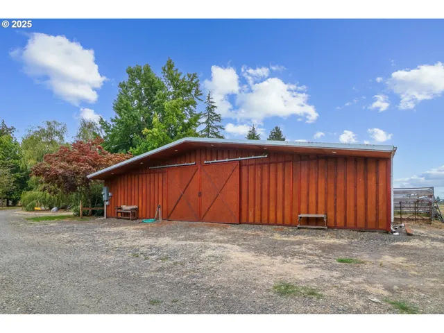 Barn