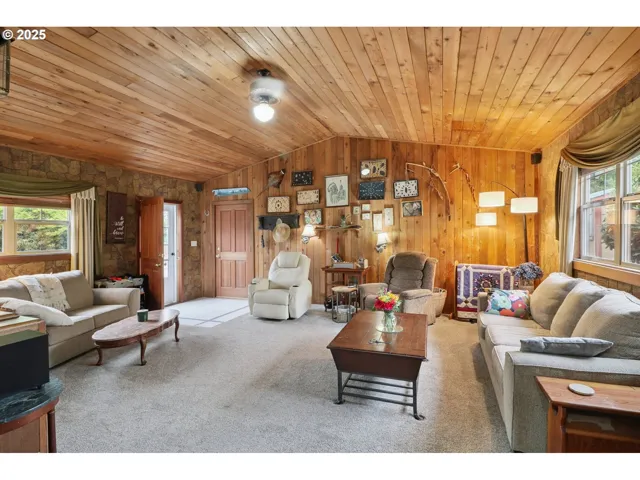 Bonus Room-Vaulted Ceilings