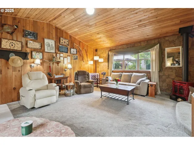 Bonus Room-Vaulted Ceilings