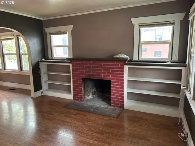 Living Room-Built-In Shelving