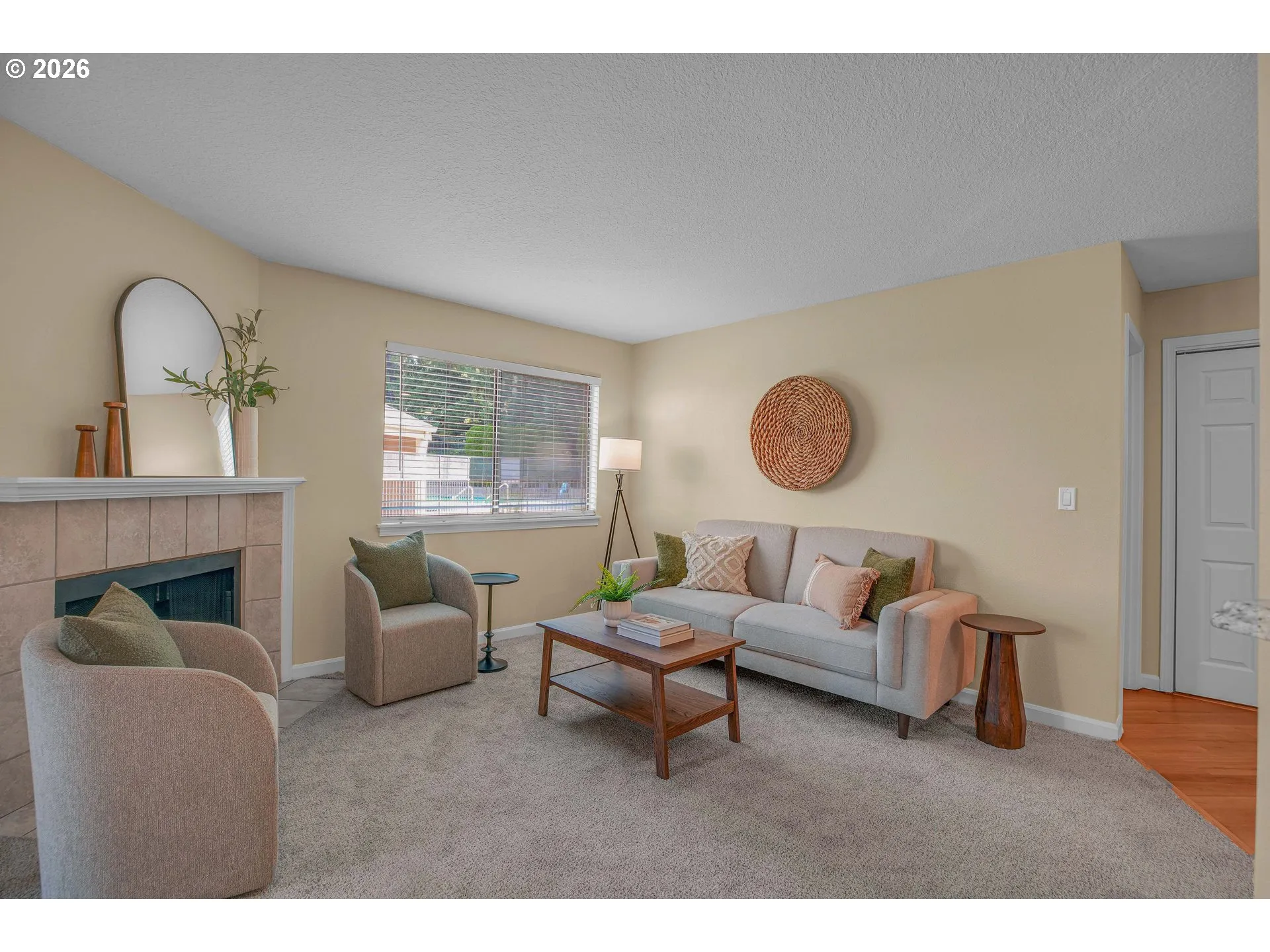 Living Room-Fireplace