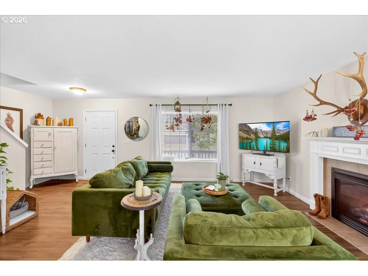 Living Room-Fireplace