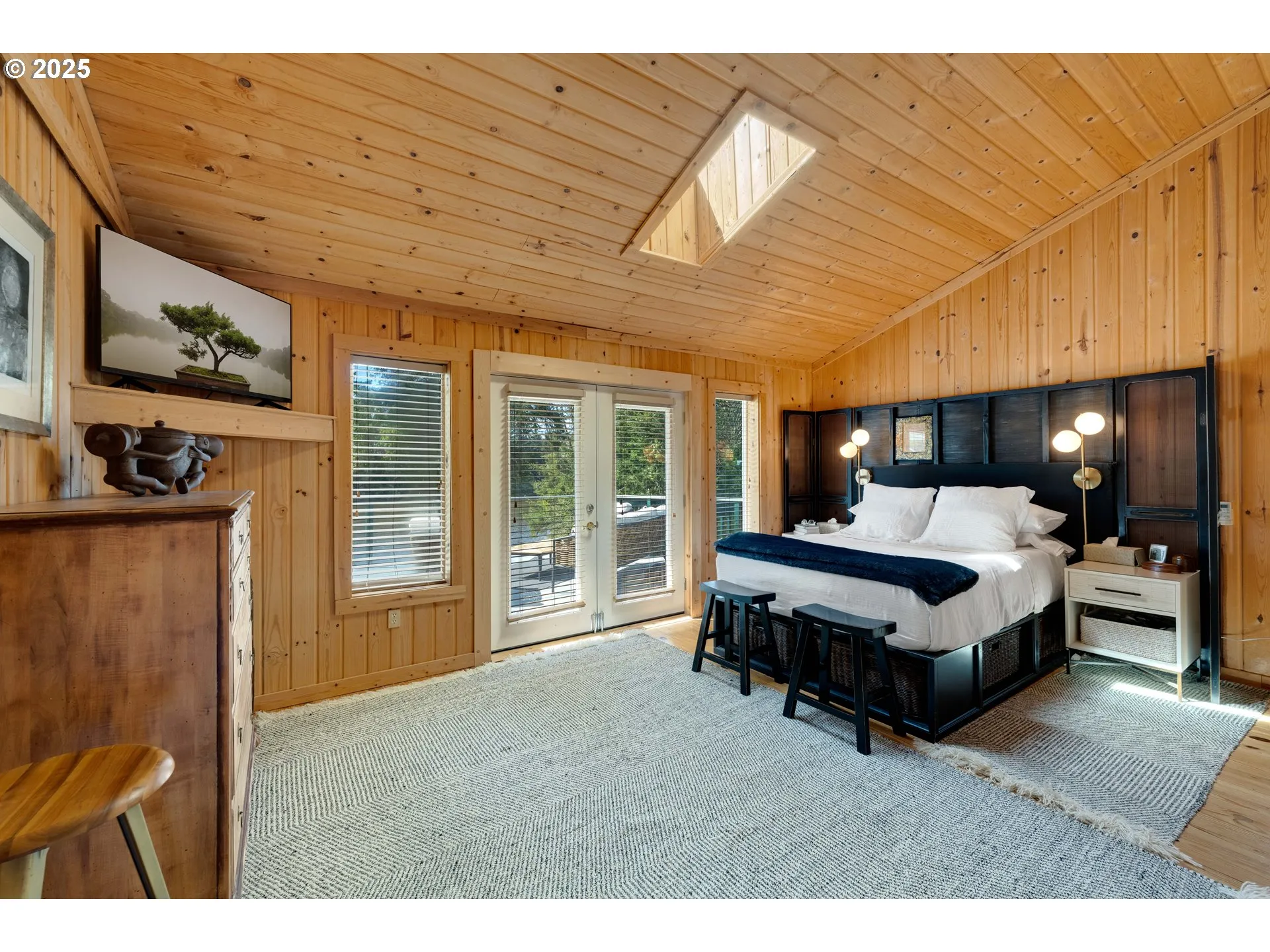 Bedroom, Primary