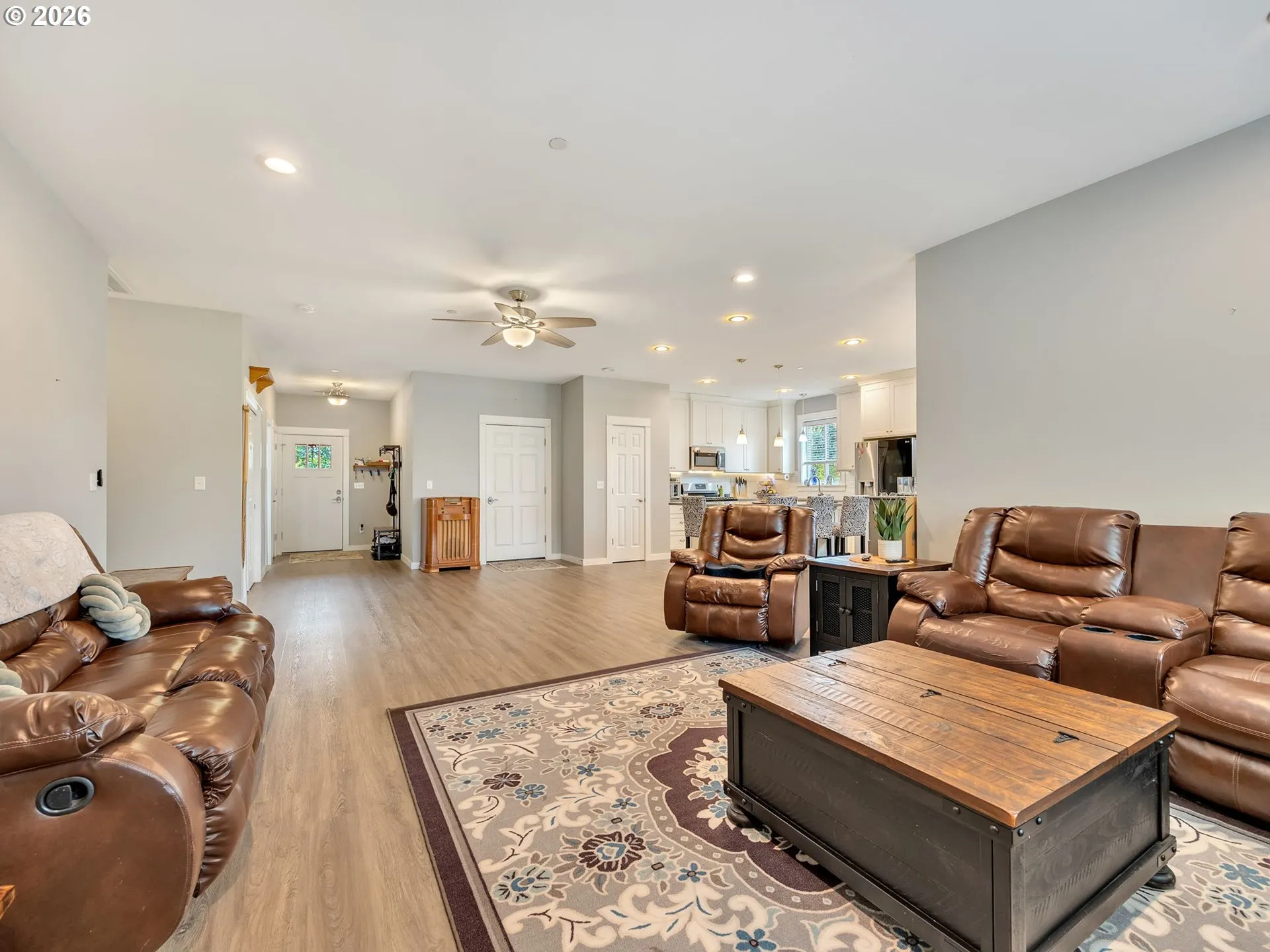 Living Room-Ceiling Fan