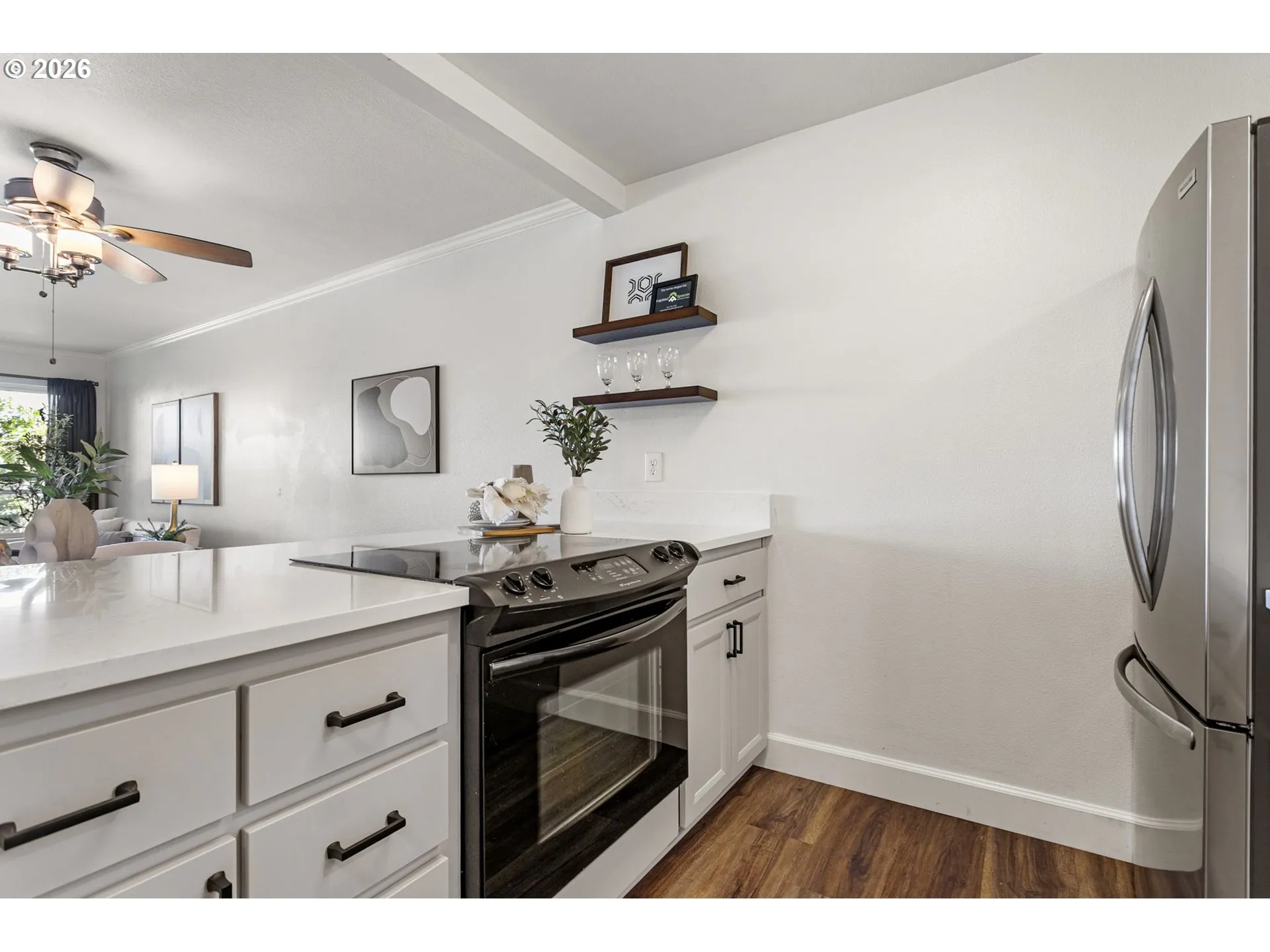 Kitchen-Breakfast Bar