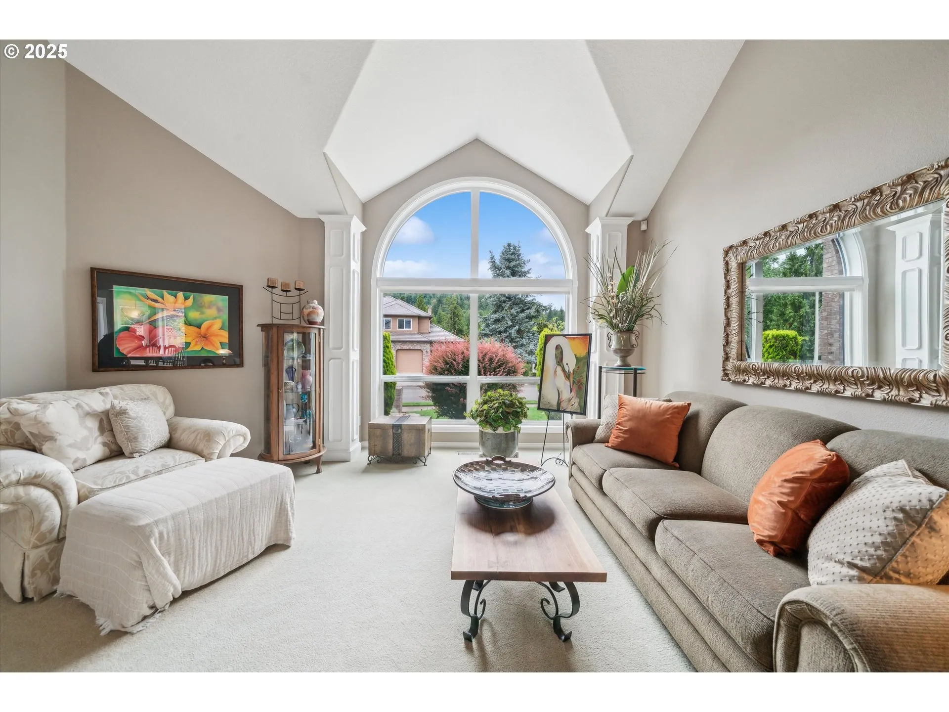 Living Room-Vaulted Ceilings