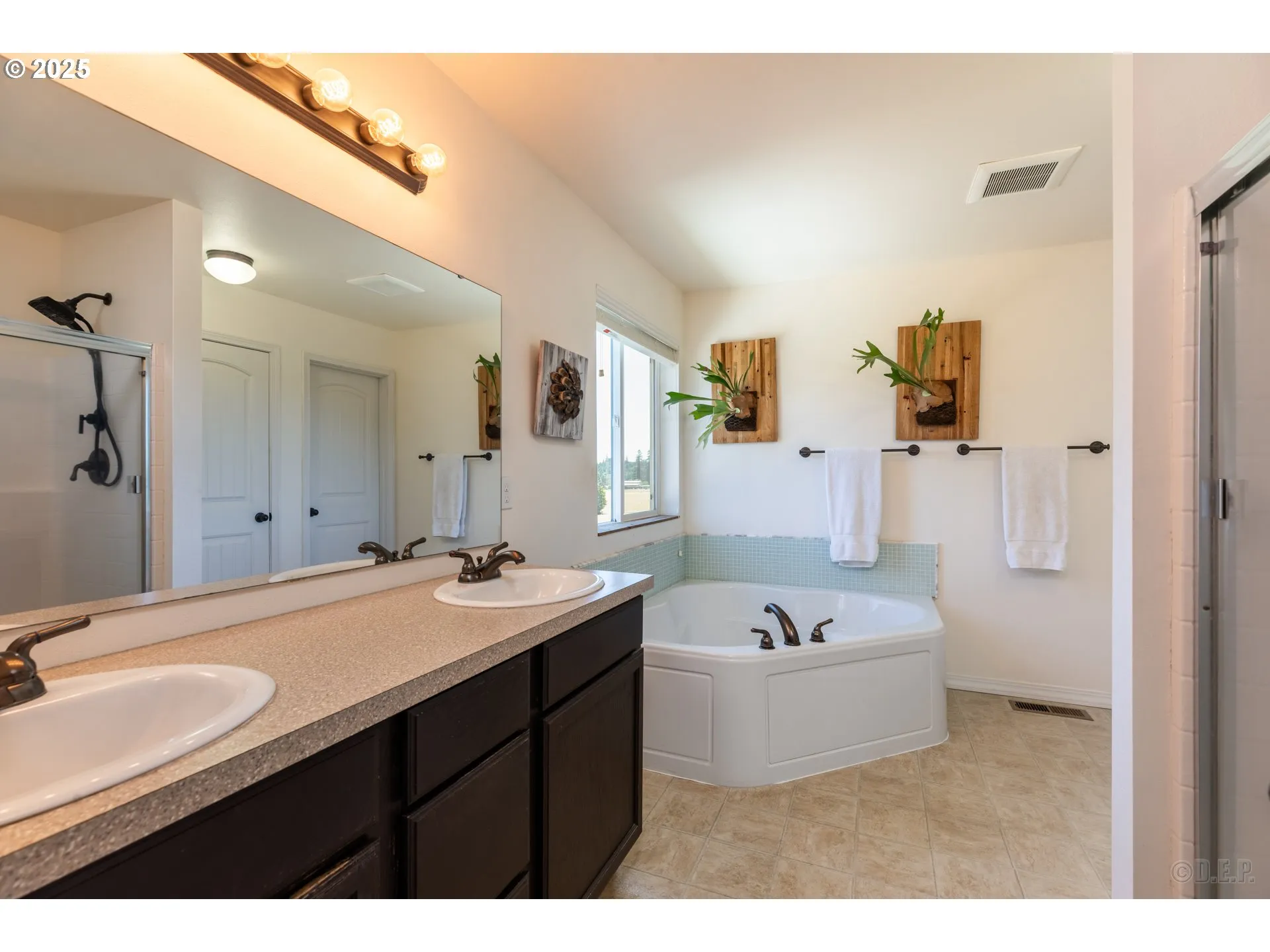 Bathroom, Attached-Garden Tub