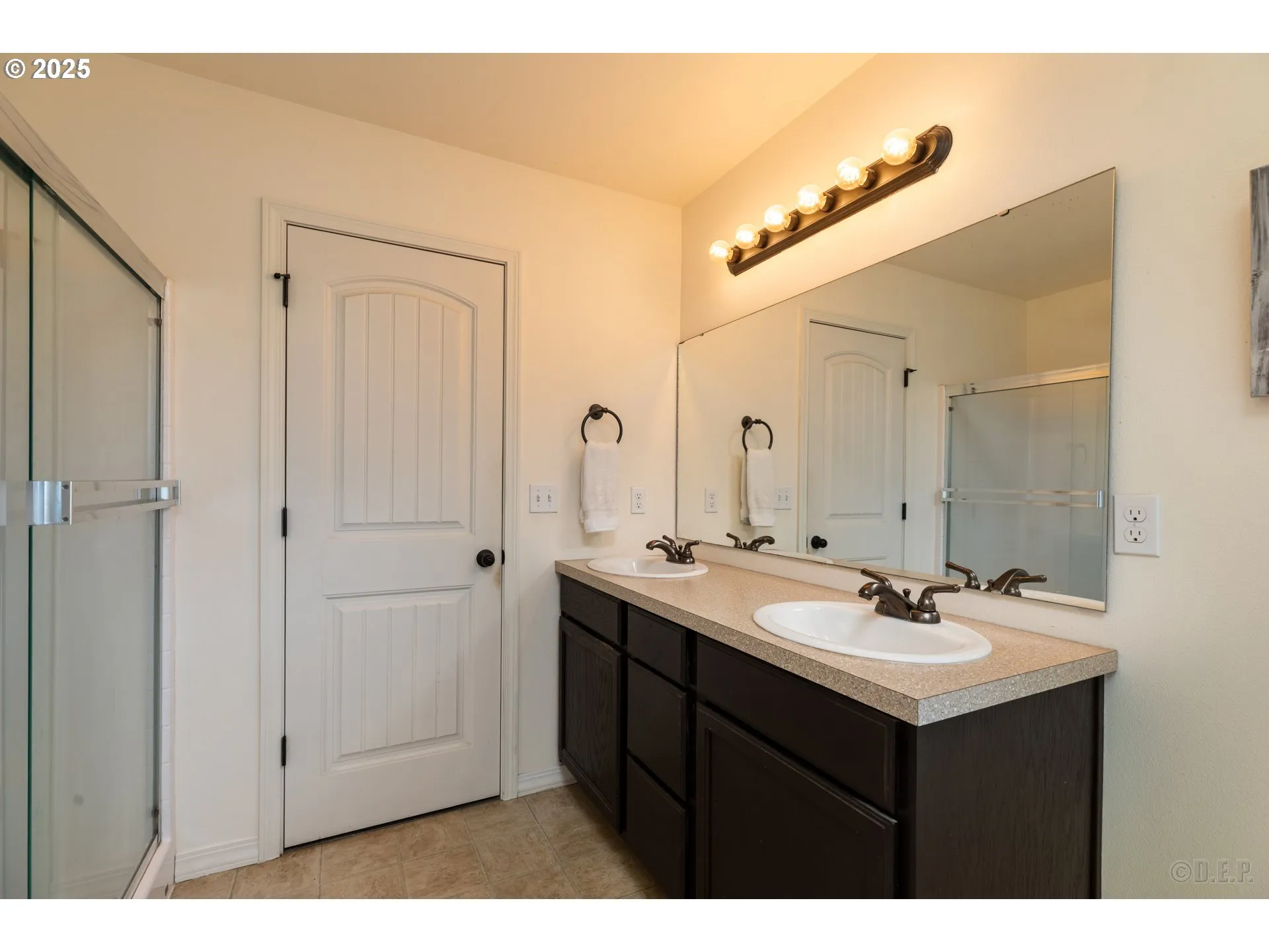 Bathroom, Attached-Double Sinks