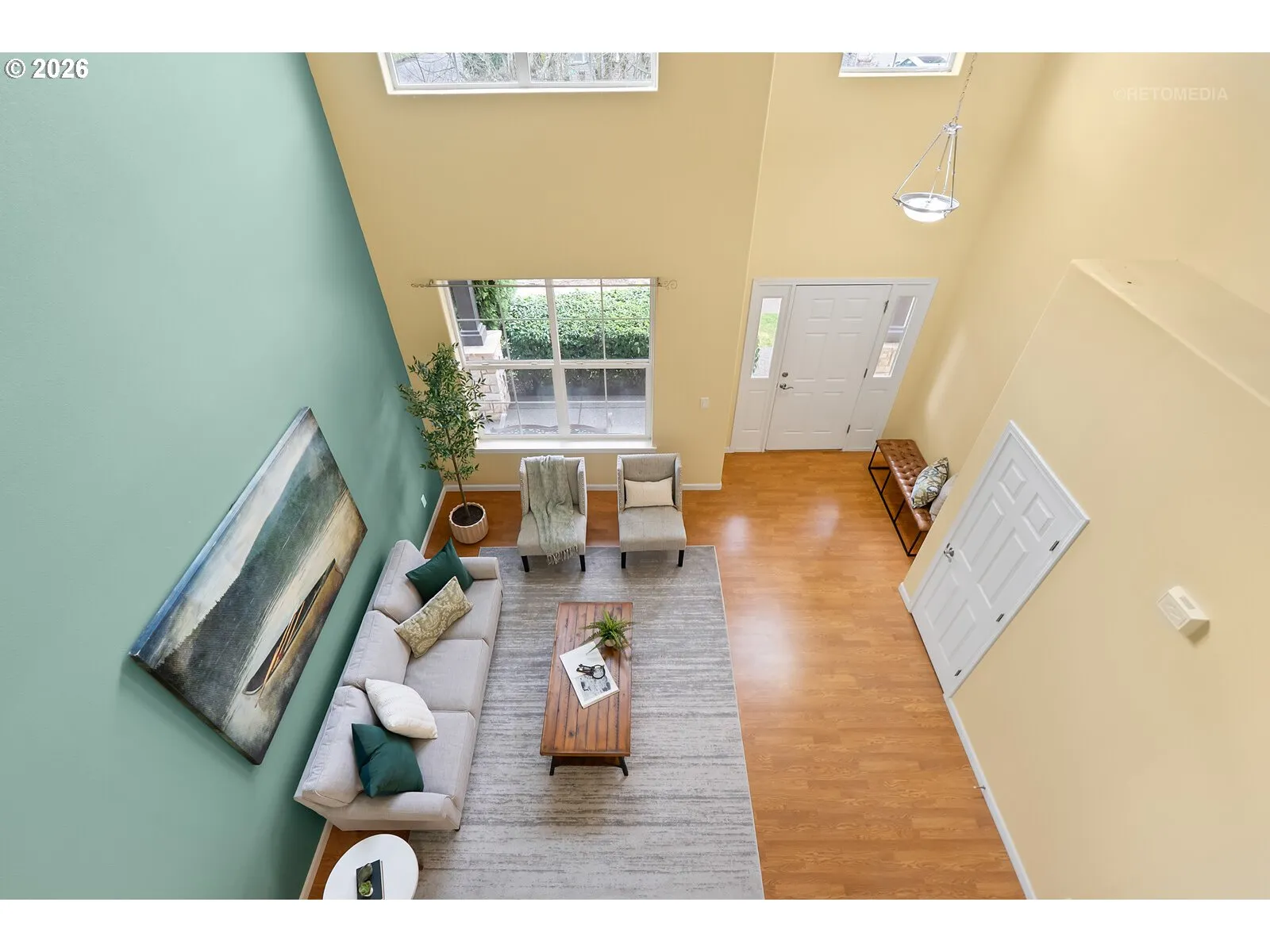 Living Room-Vaulted Ceilings