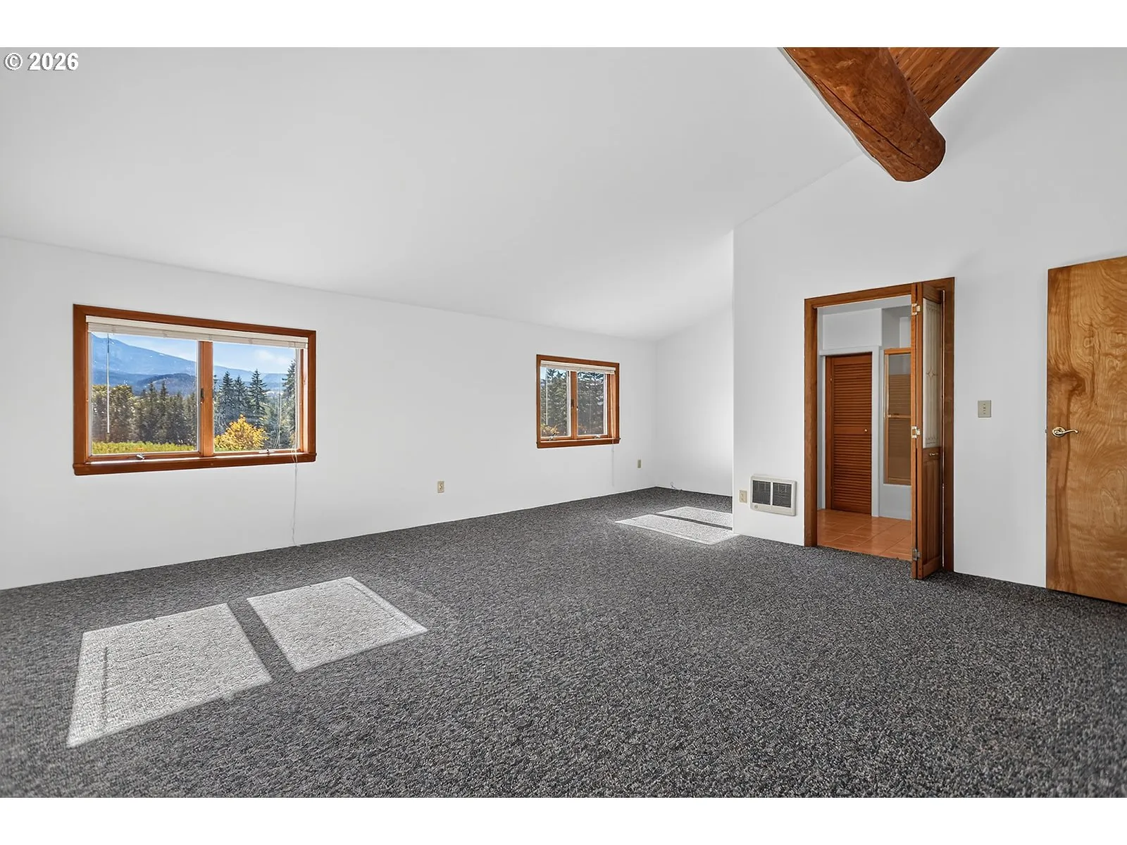 Bedroom, Primary-Vaulted Ceilings