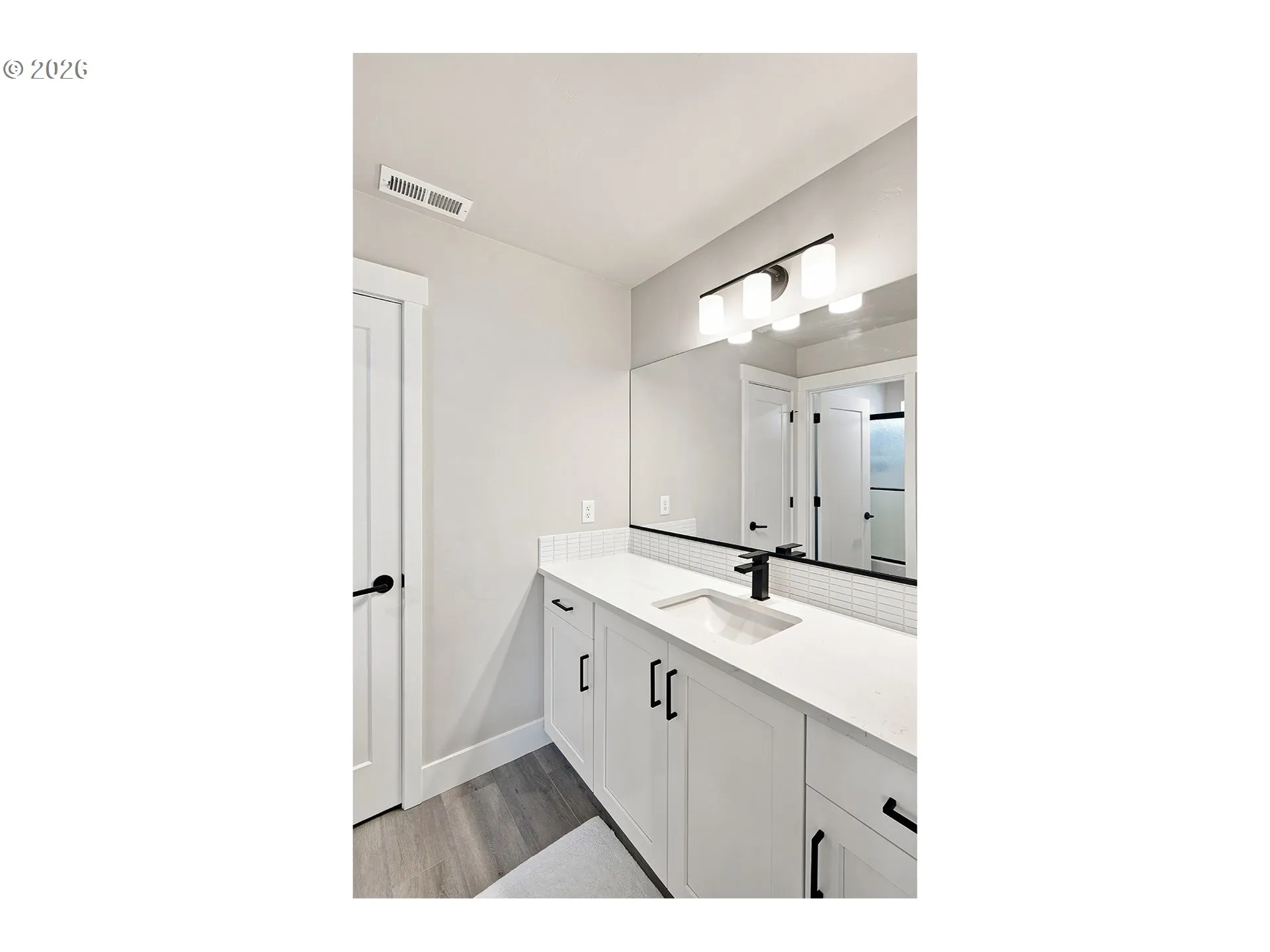 Bathroom-Upper