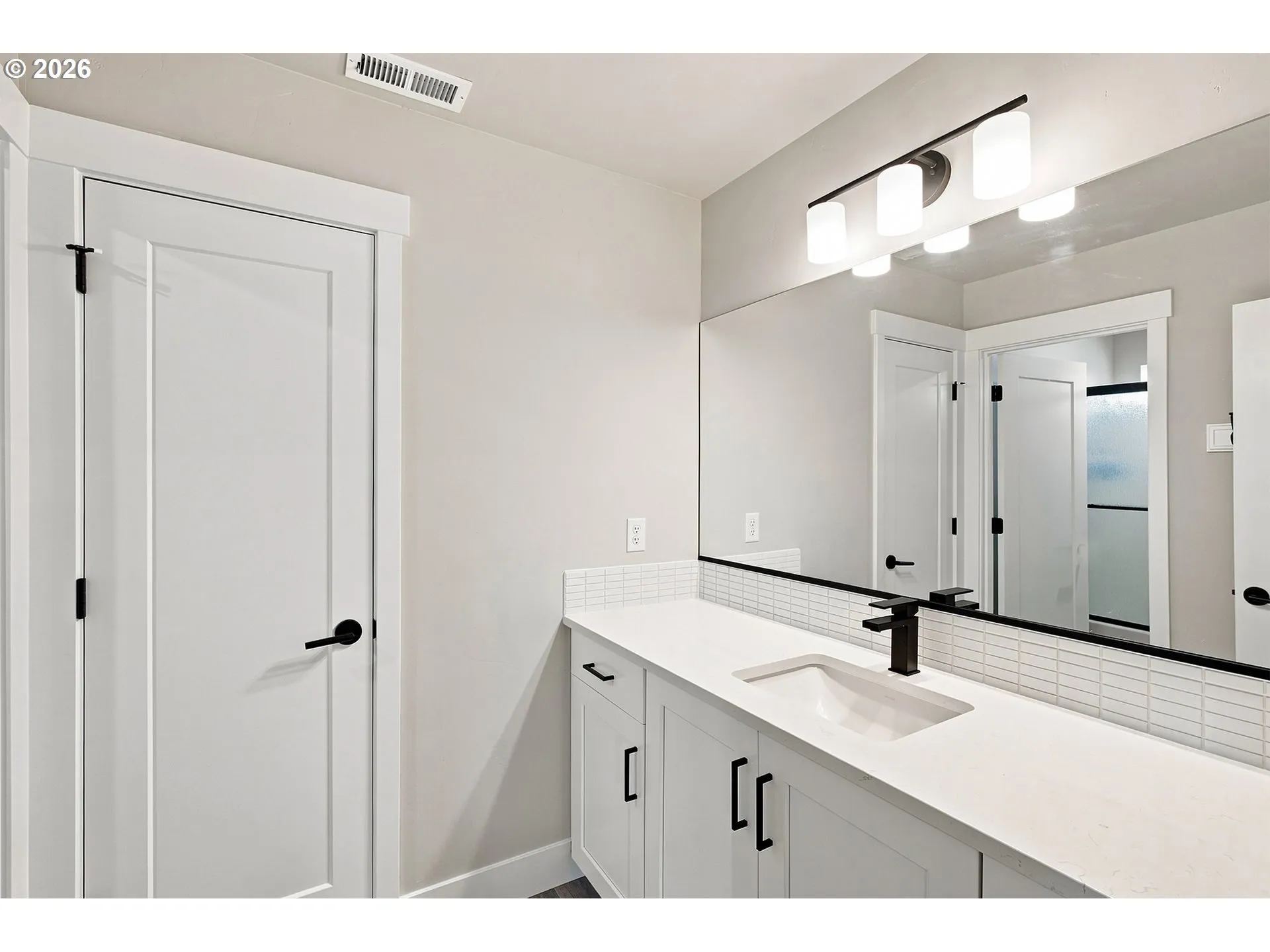 Bathroom-Upper