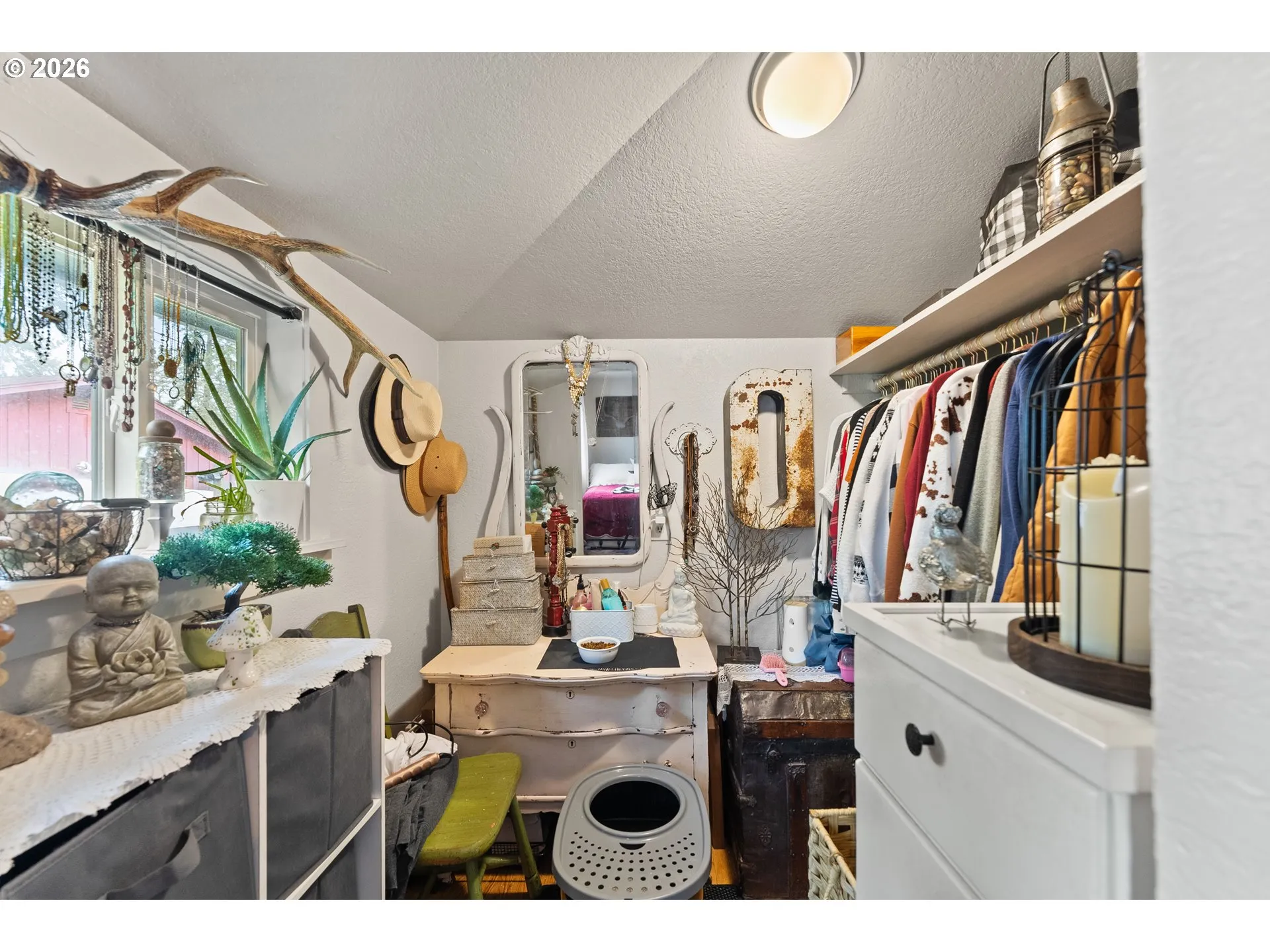 Bedroom-Walk-In Closet