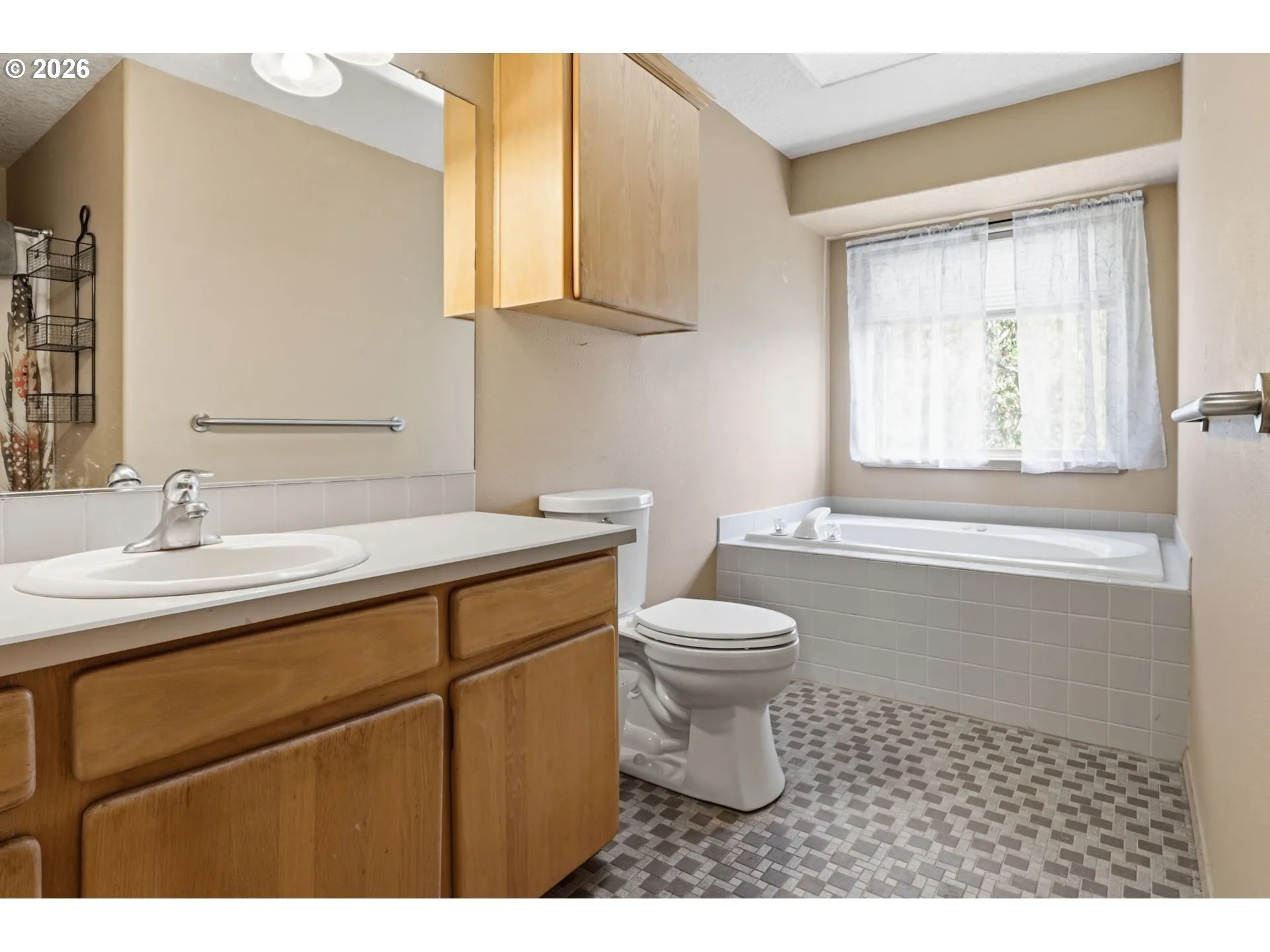 Bathroom, Attached-Main