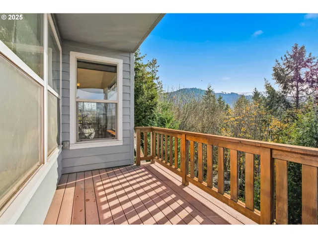 Balcony-Covered