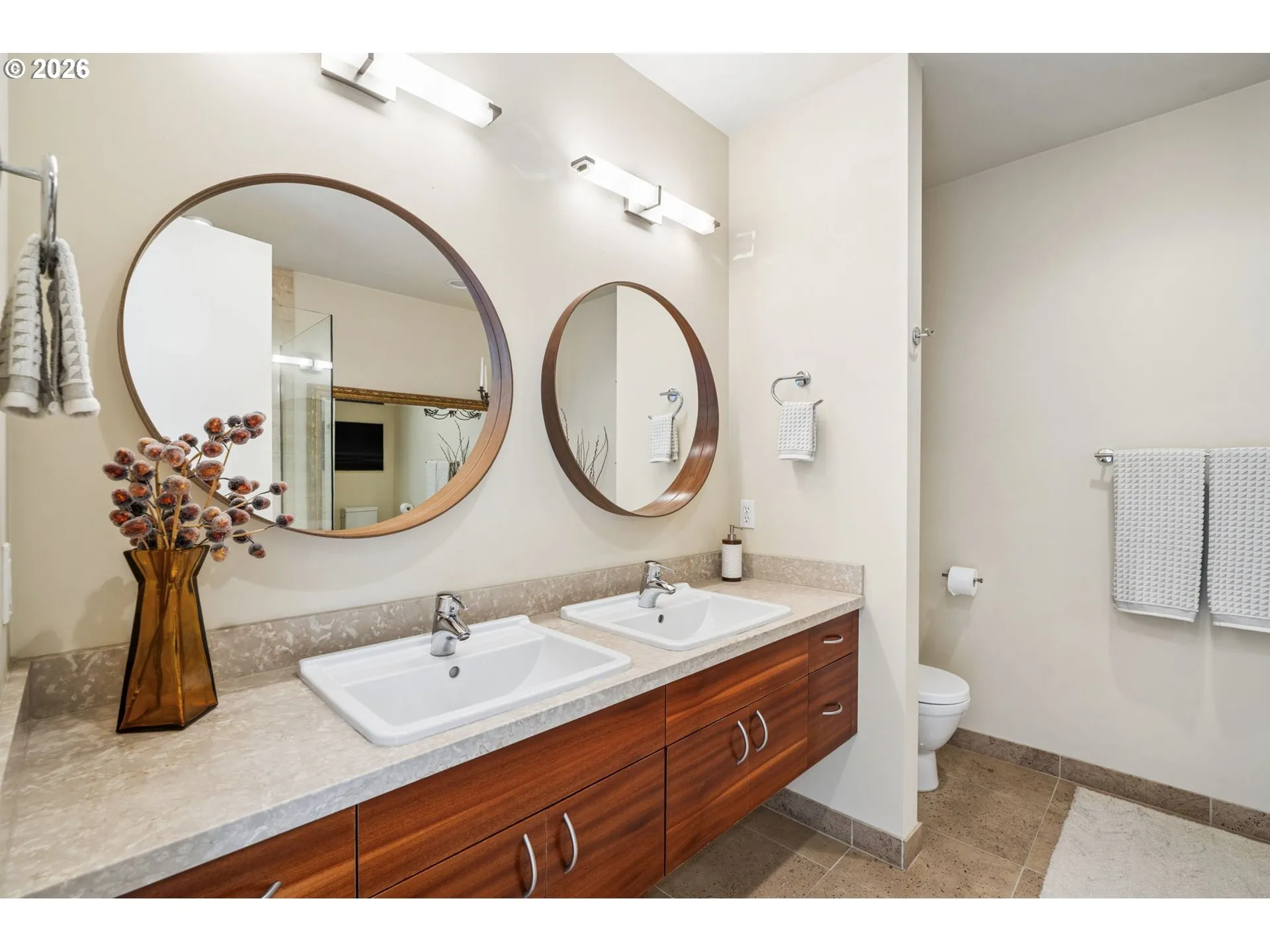 En Suite Bathroom-Upper