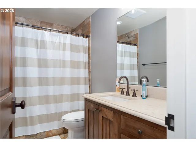 En Suite Bathroom