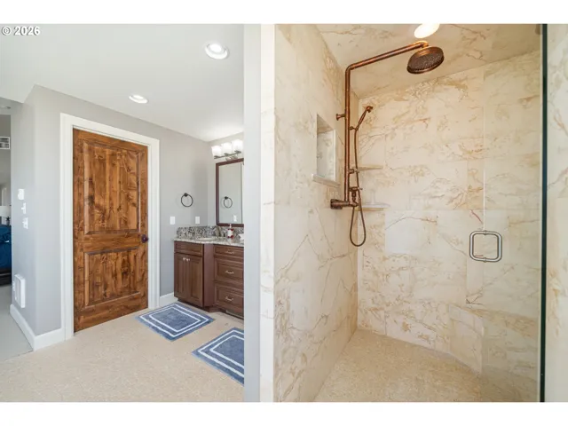 En Suite Bathroom