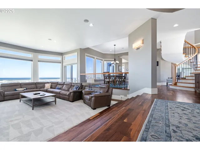 Living Room/Dining Room