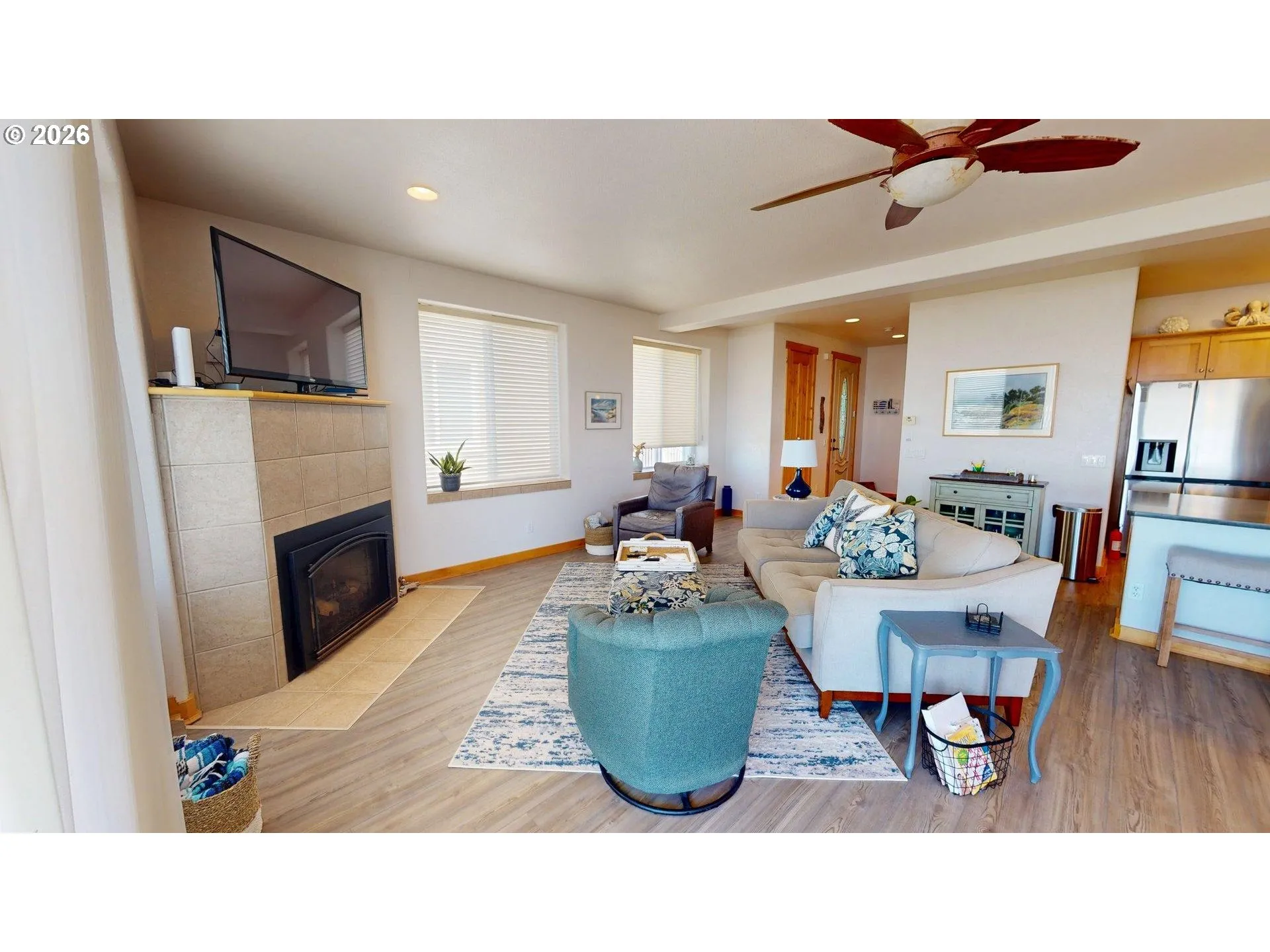 Living Room-Fireplace