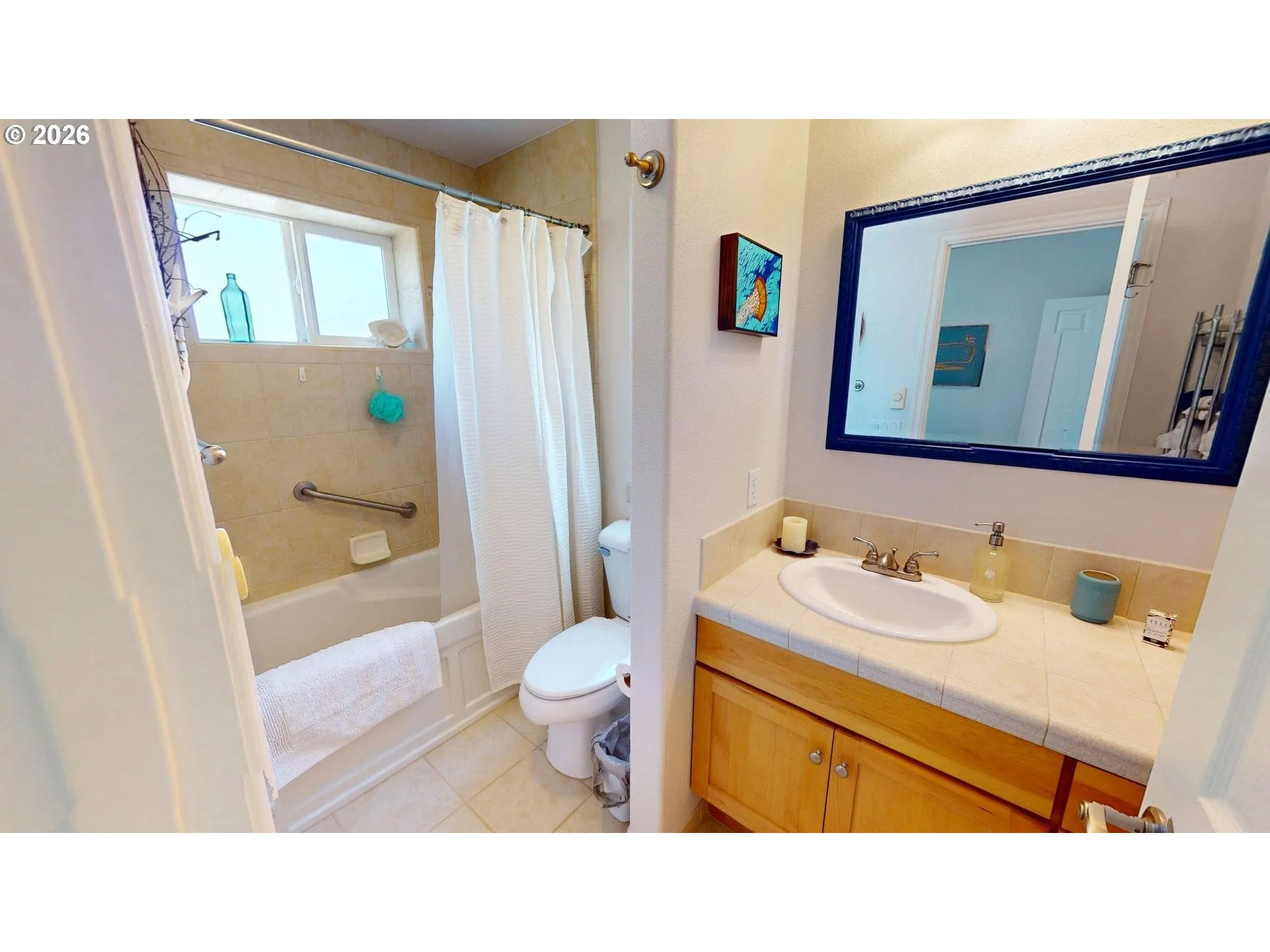 Bedroom-Full Bathroom