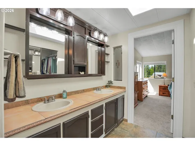 Owner's Suite Bathroom